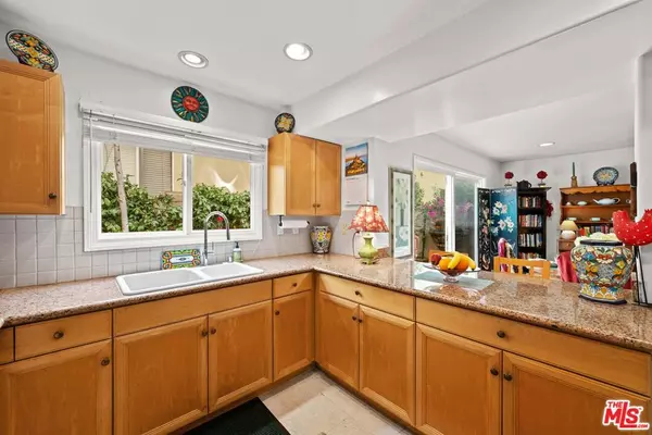 Santa Monica, CA 90403,1043 11th ST #3