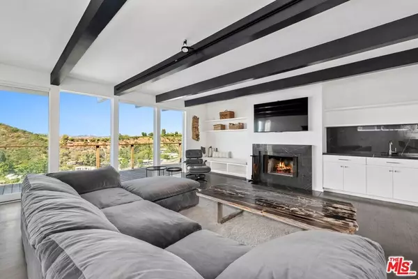 Beverly Hills, CA 90210,2235 Gloaming WAY