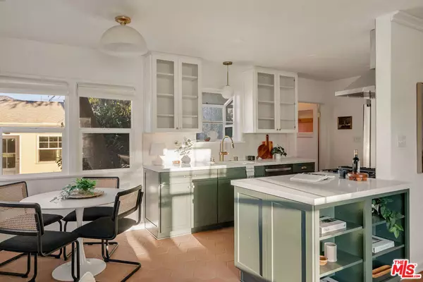 Burbank, CA 91506,930 N Keystone ST