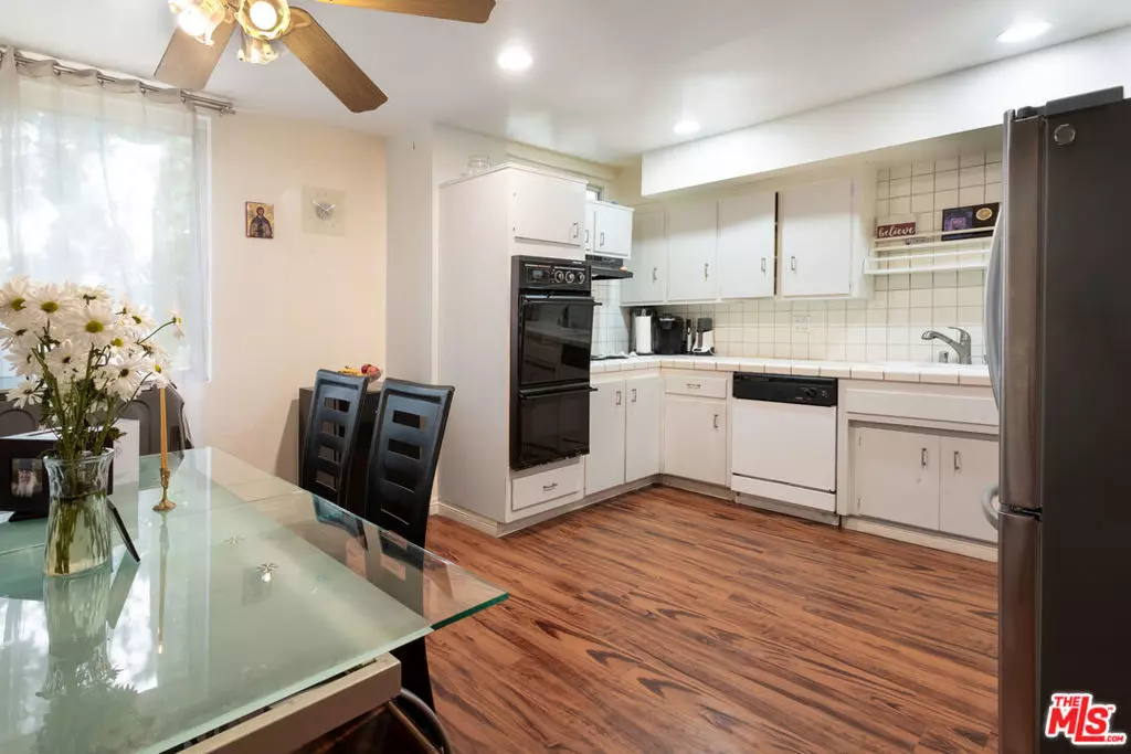 Encino, CA 91436,4610 Densmore AVE #10