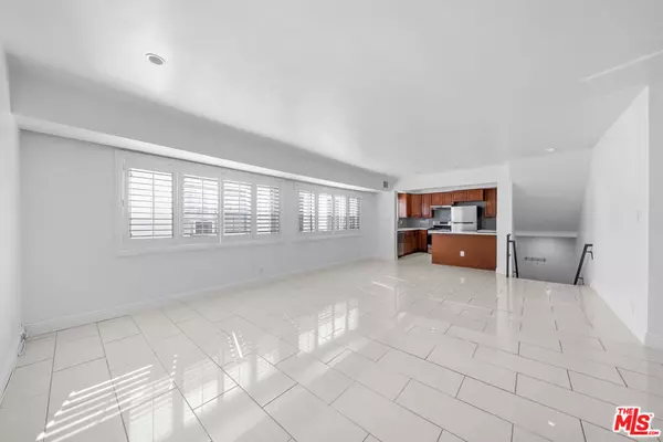 148 S Reeves DR #4, Beverly Hills, CA 90212