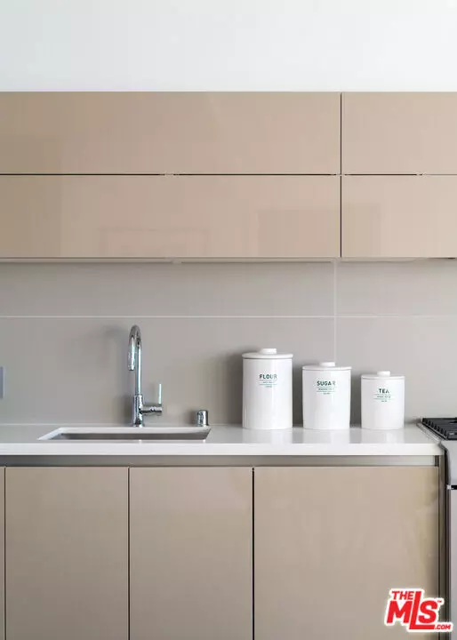 Los Angeles, CA 90015,1200 S FIGUEROA ST #W3006