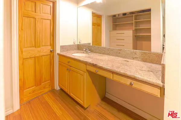 Culver City, CA 90230,8105 Raintree CIR