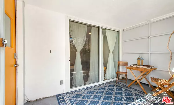Inglewood, CA 90301,141 W Hillcrest BLVD #2