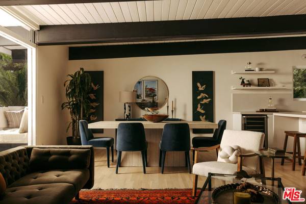 Los Angeles, CA 90068,2808 Lambert DR