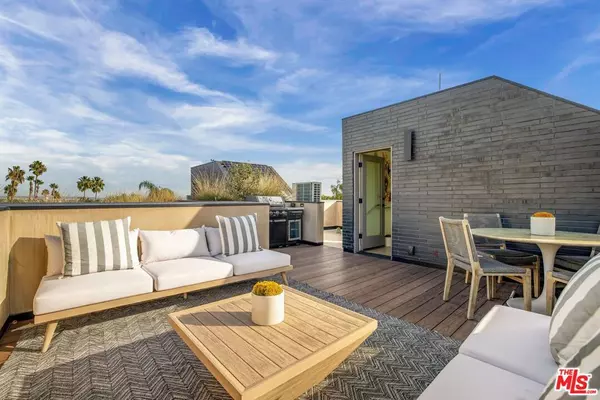 West Hollywood, CA 90069,917 1/2 Hilldale AVE