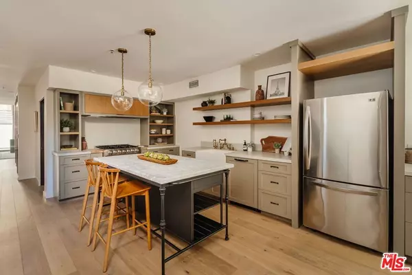 Venice, CA 90291,700 Main ST #11