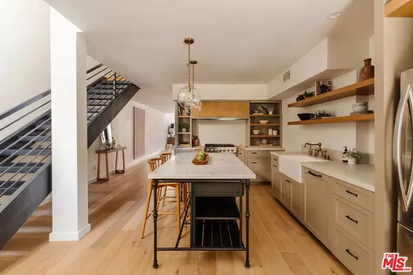 Venice, CA 90291,700 Main ST #11