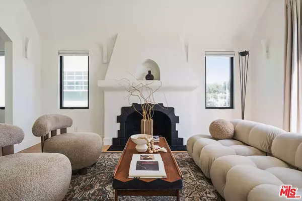 Los Angeles, CA 90016,3039 Vineyard AVE