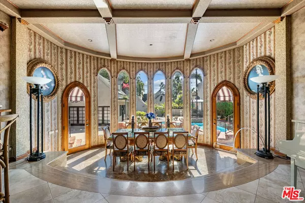 Los Angeles, CA 90027,5006 Los Feliz BLVD