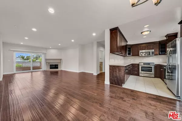 4376 ETHEL AVE #301, Studio City, CA 91604