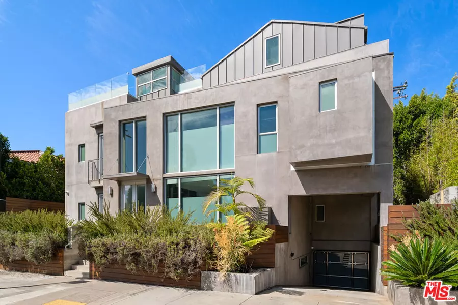 2009 Montana AVE, Santa Monica, CA 90403