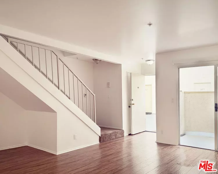 16037 Vanowen ST #112, Van Nuys, CA 91406