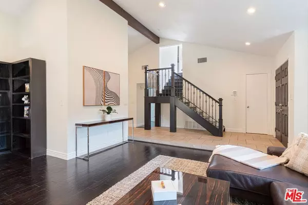 Tarzana, CA 91335,6331 Geyser AVE