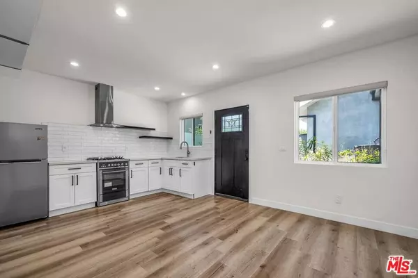 Sherman Oaks, CA 91423,5008 Greenbush AVE