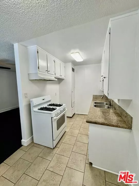 Inglewood, CA 90304,4115 W Century BLVD #5
