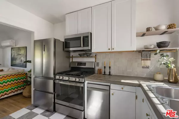 Los Angeles, CA 90034,9204 National BLVD