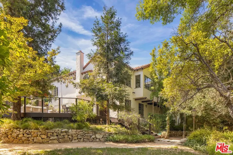 15091 Rayneta DR, Sherman Oaks, CA 91403