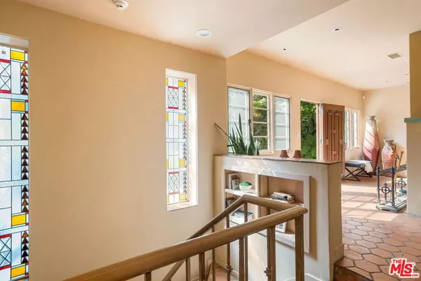 Sherman Oaks, CA 91403,15091 Rayneta DR