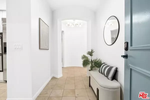 Playa Vista, CA 90094,5625 Crescent Pkwy #105