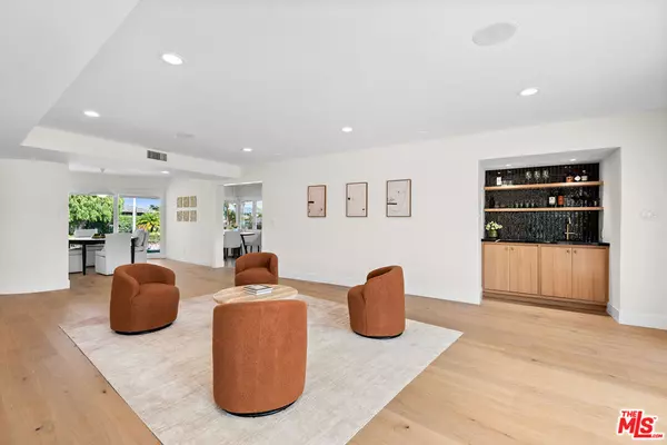 View Park, CA 90043,4204 Olympiad DR