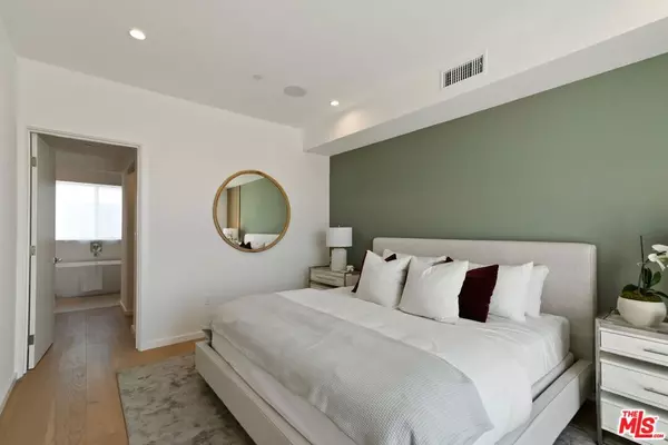 Los Angeles, CA 90066,3809 S Verona CT