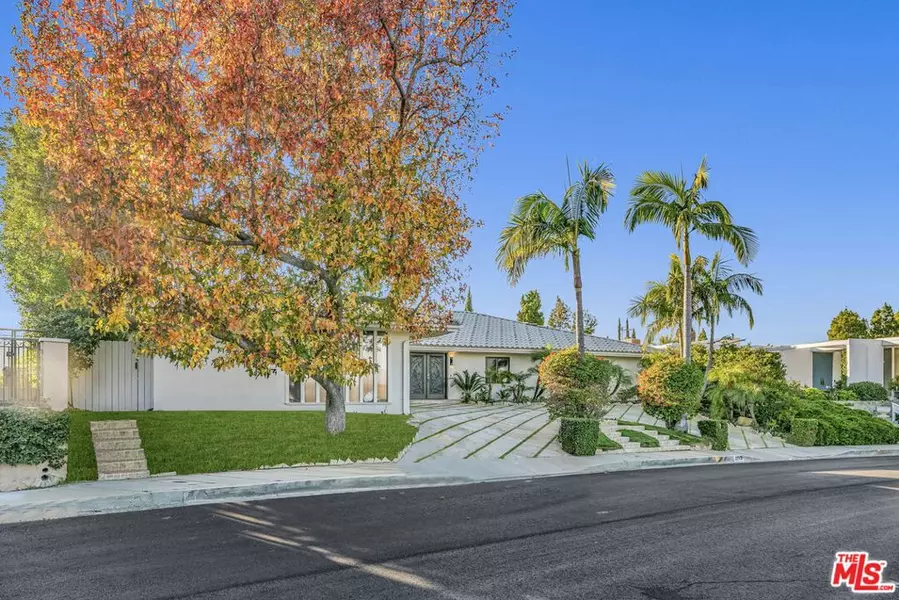 2177 Summitridge DR, Beverly Hills, CA 90210