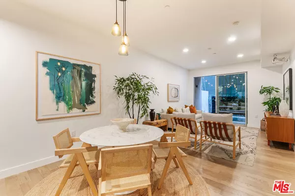 Los Angeles, CA 90028,6001 Carlton WAY #105