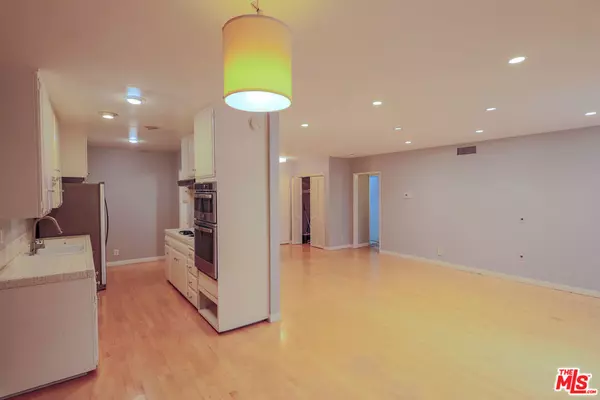 West Hollywood, CA 90069,1250 N Kings RD #303