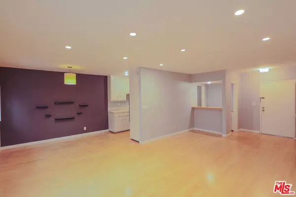 West Hollywood, CA 90069,1250 N Kings RD #303