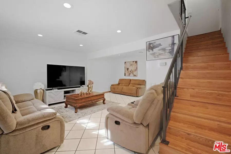 7422 Hazeltine AVE #3, Van Nuys, CA 91405