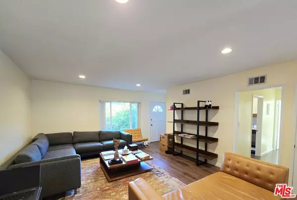 Los Angeles, CA 90024,10600 Eastborne AVE #12