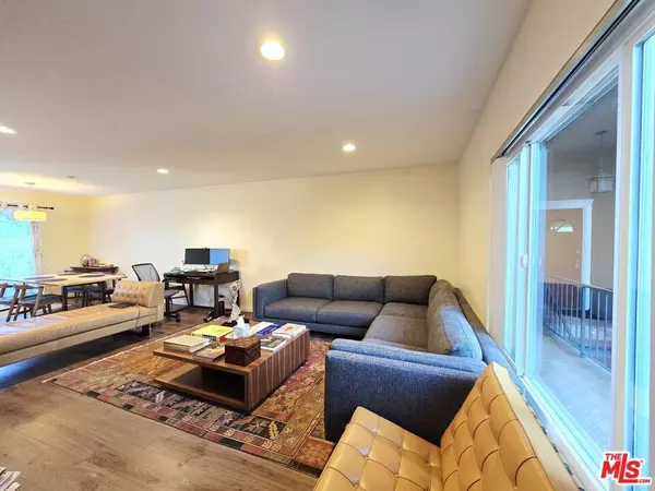 Los Angeles, CA 90024,10600 Eastborne AVE #12