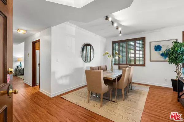 Los Angeles, CA 90024,10654 Eastborne AVE #102