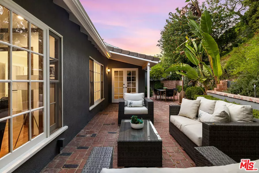 3920 Stone Canyon AVE, Sherman Oaks, CA 91403