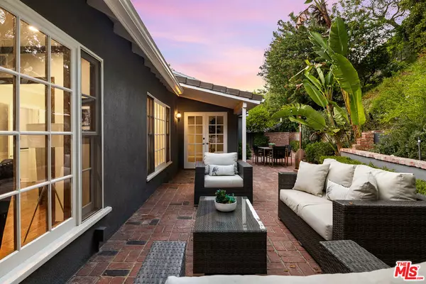 3920 Stone Canyon AVE, Sherman Oaks, CA 91403