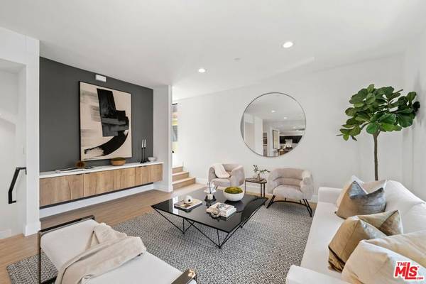 Los Angeles, CA 90027,1624 N Normandie AVE #B