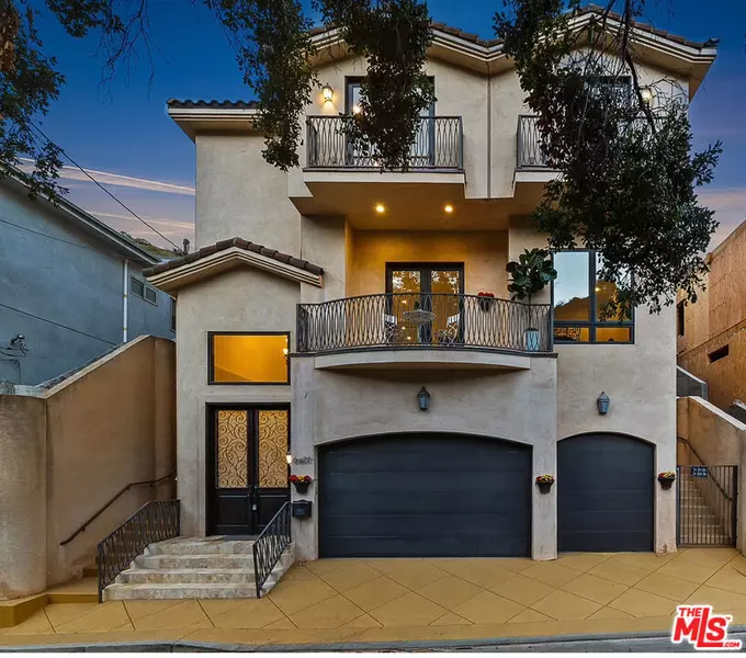 6477 Deep Dell Pl, Los Angeles, CA 90068