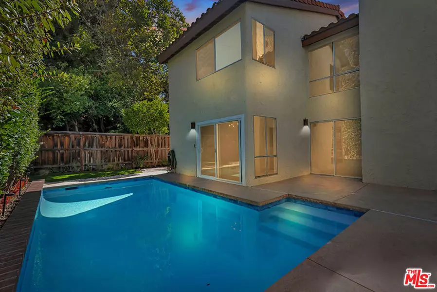 603 Racquet Club LN, Thousand Oaks, CA 91360