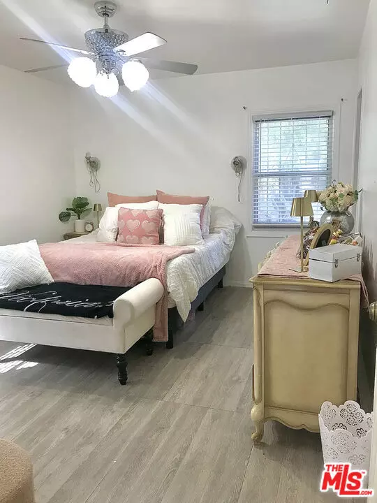 Inglewood, CA 90303,2417 W 101st ST