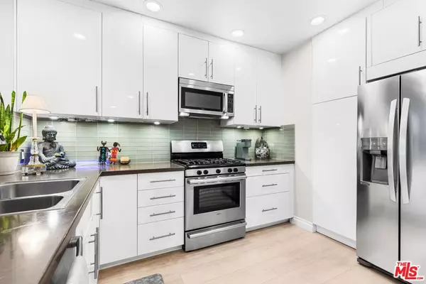 Los Angeles, CA 90024,1617 S Beverly Glen BLVD #204