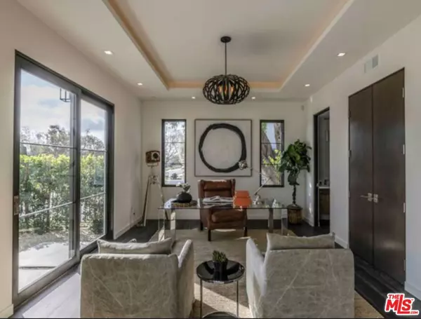 Los Angeles, CA 90066,3295 Mountain View AVE