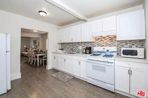 Los Angeles, CA 90004,4572 Rosewood AVE