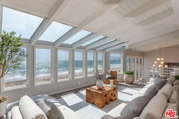 Ventura, CA 93001,1448 Nathan LN #1/2