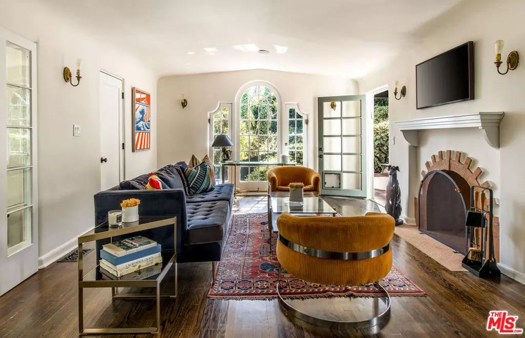 Los Angeles, CA 90068,6749 Whitley TER