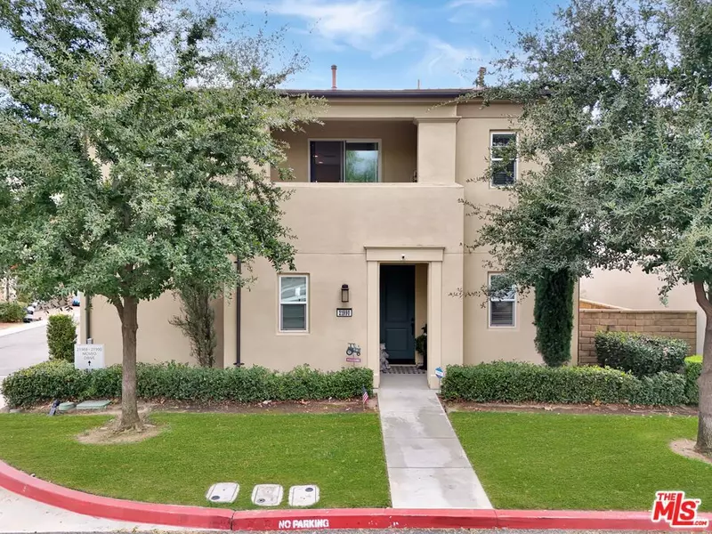 21990 Moveo DR, Santa Clarita, CA 91350