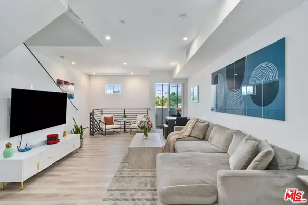 Los Angeles, CA 90066,4912 S Centinela AVE