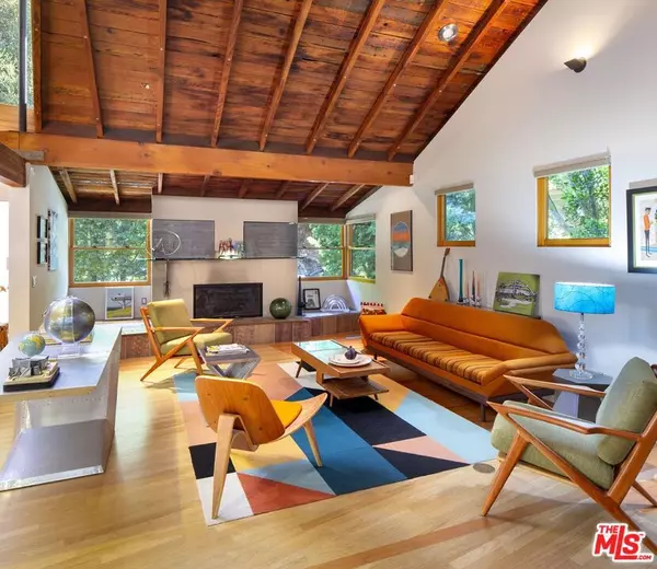 Los Angeles, CA 90077,10335 Oletha LN