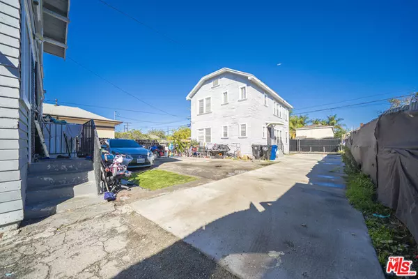 Los Angeles, CA 90011,431 E 41st PL