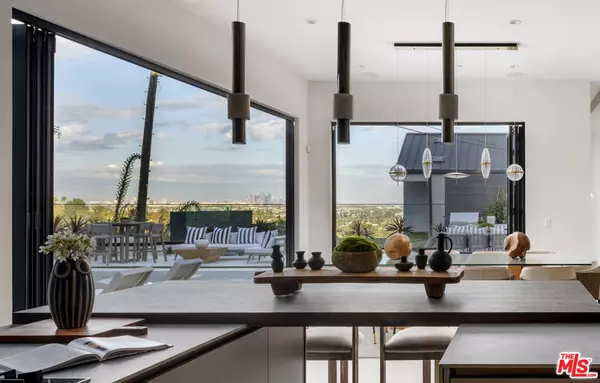 Los Angeles, CA 90064,2950 Club DR